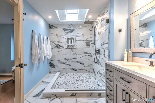 2262 Ridge Road, North Haven, CT 06473