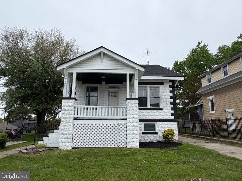 Image 1 of property listing at 3505 FRANKFORD AVE, Baltimore, MD 21214