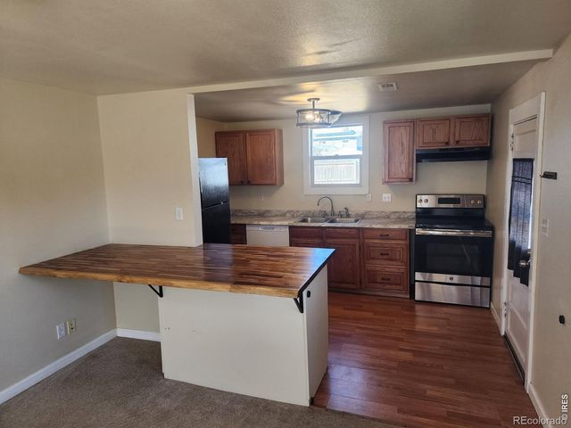 501 N 6th Avenue, Sterling, CO 80751