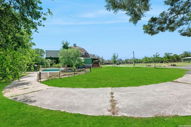 34 J WILLIAMS RD, Boerne, TX 78006