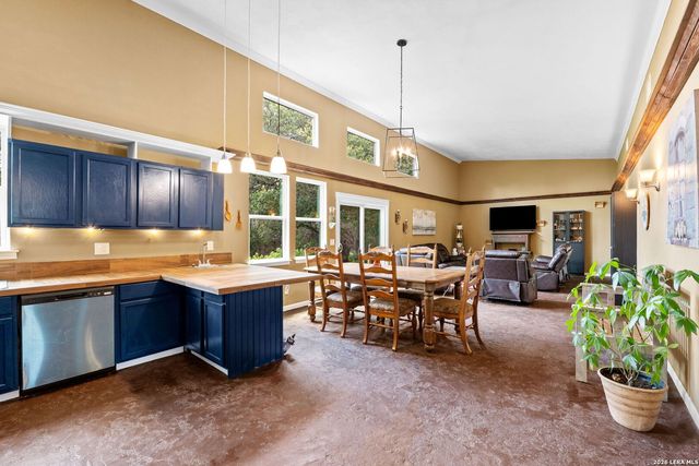 34 J WILLIAMS RD, Boerne, TX 78006