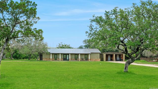 34 J WILLIAMS RD, Boerne, TX 78006
