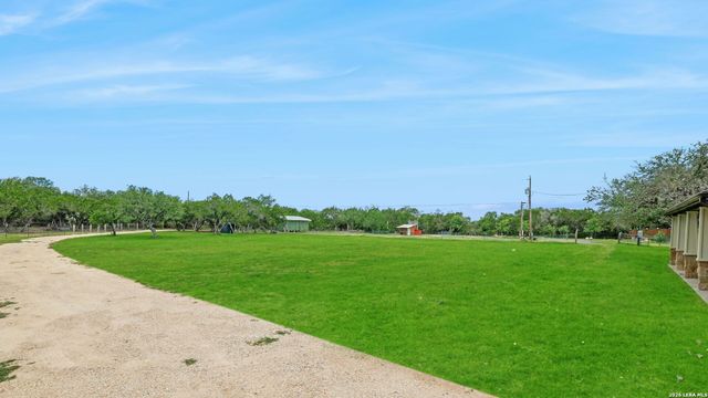 34 J WILLIAMS RD, Boerne, TX 78006