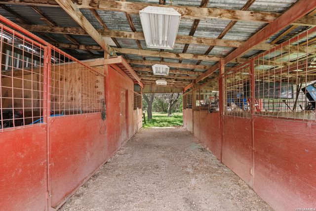 34 J WILLIAMS RD, Boerne, TX 78006