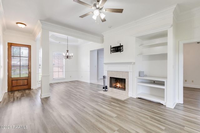 109 Country Mile Drive, Youngsville, LA 70592