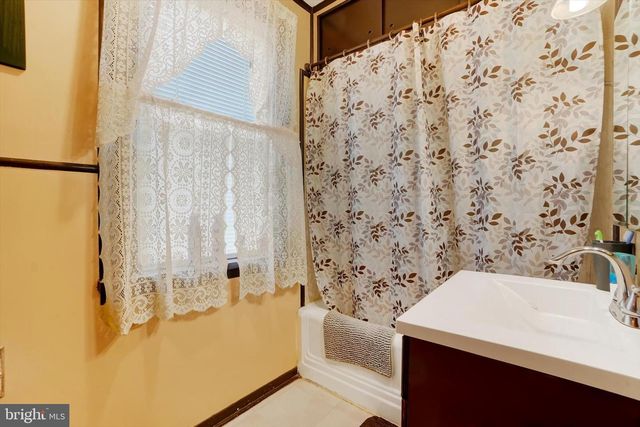 44 GLEN AVE, Glen Rock, PA 17327