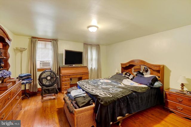 44 GLEN AVE, Glen Rock, PA 17327