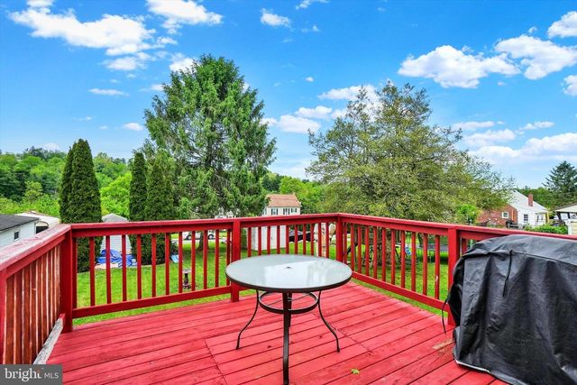 44 GLEN AVE, Glen Rock, PA 17327