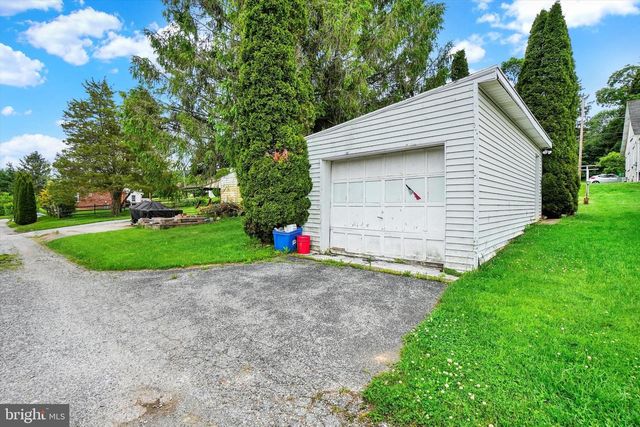 44 GLEN AVE, Glen Rock, PA 17327