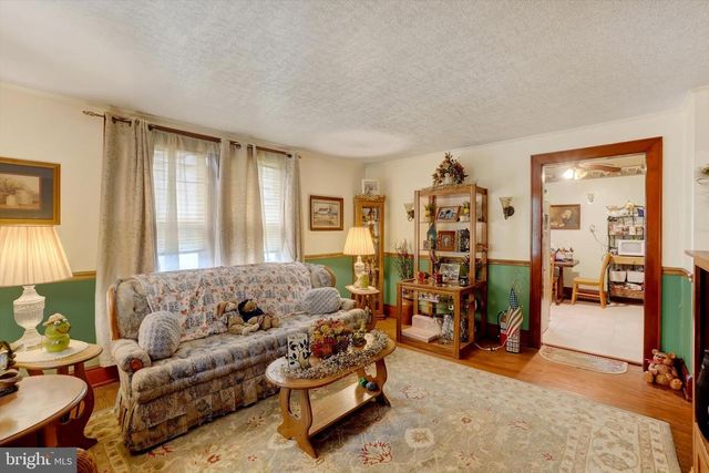 44 GLEN AVE, Glen Rock, PA 17327