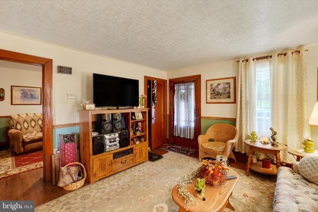 44 GLEN AVE, Glen Rock, PA 17327