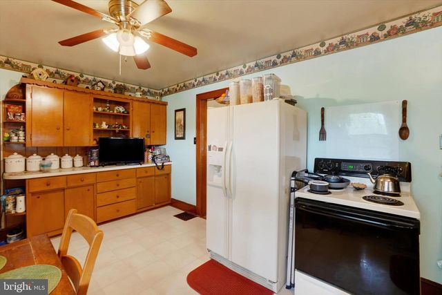 44 GLEN AVE, Glen Rock, PA 17327