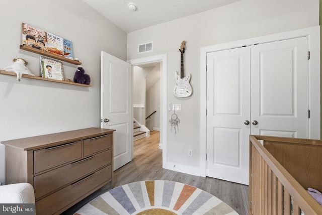 1015 S TAYLOR CT, Arlington, VA 22204
