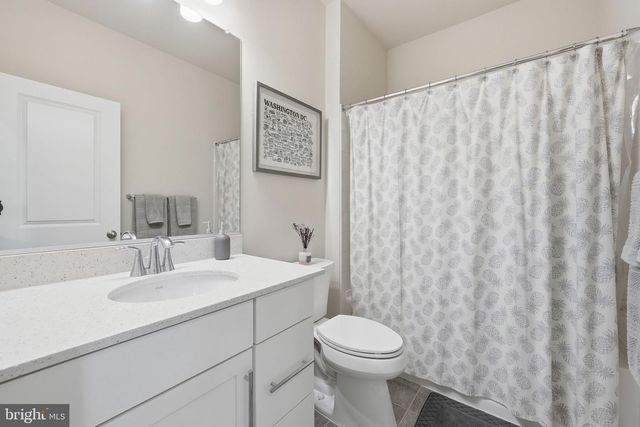 1015 S TAYLOR CT, Arlington, VA 22204