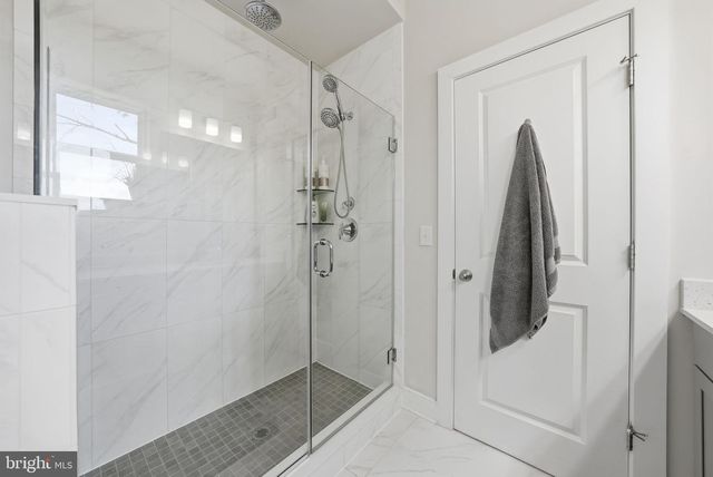 1015 S TAYLOR CT, Arlington, VA 22204