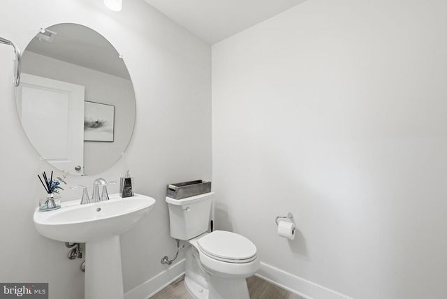 1015 S TAYLOR CT, Arlington, VA 22204