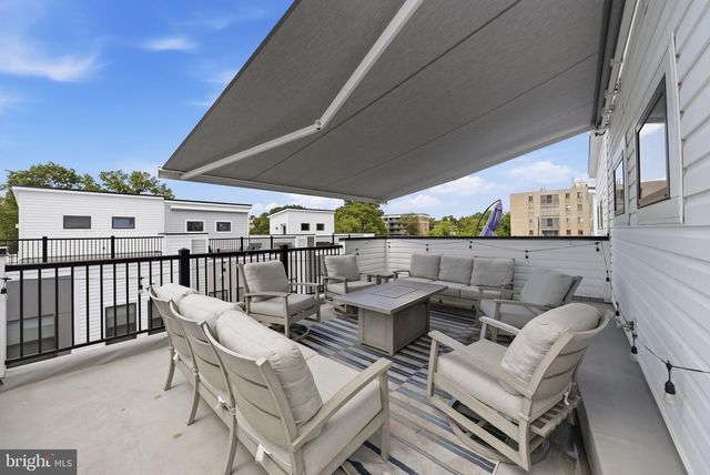 1015 S TAYLOR CT, Arlington, VA 22204