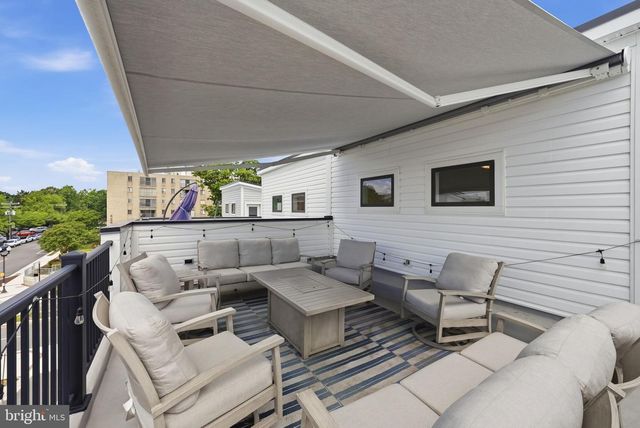 1015 S TAYLOR CT, Arlington, VA 22204