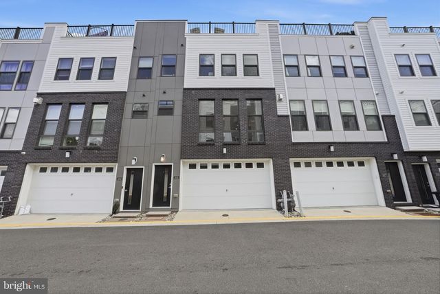 1015 S TAYLOR CT, Arlington, VA 22204