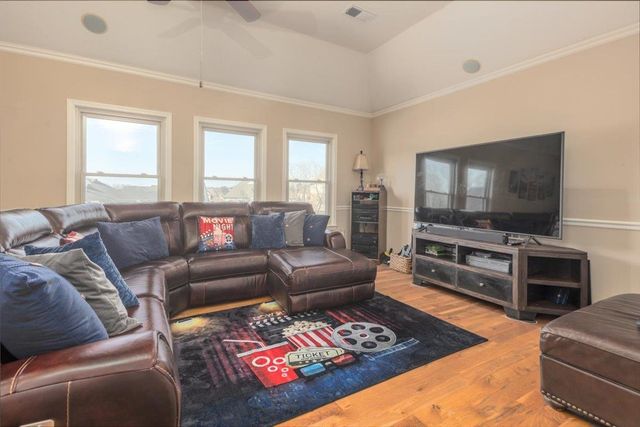 5473 SOUTHERN WINDS DR, Arlington, TN 38002