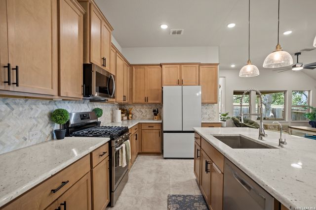 102 Bretford, Boerne, TX 78006