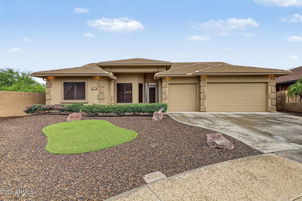 2750 S BEACHWOOD Circle, Mesa, AZ 85209 — exterior
