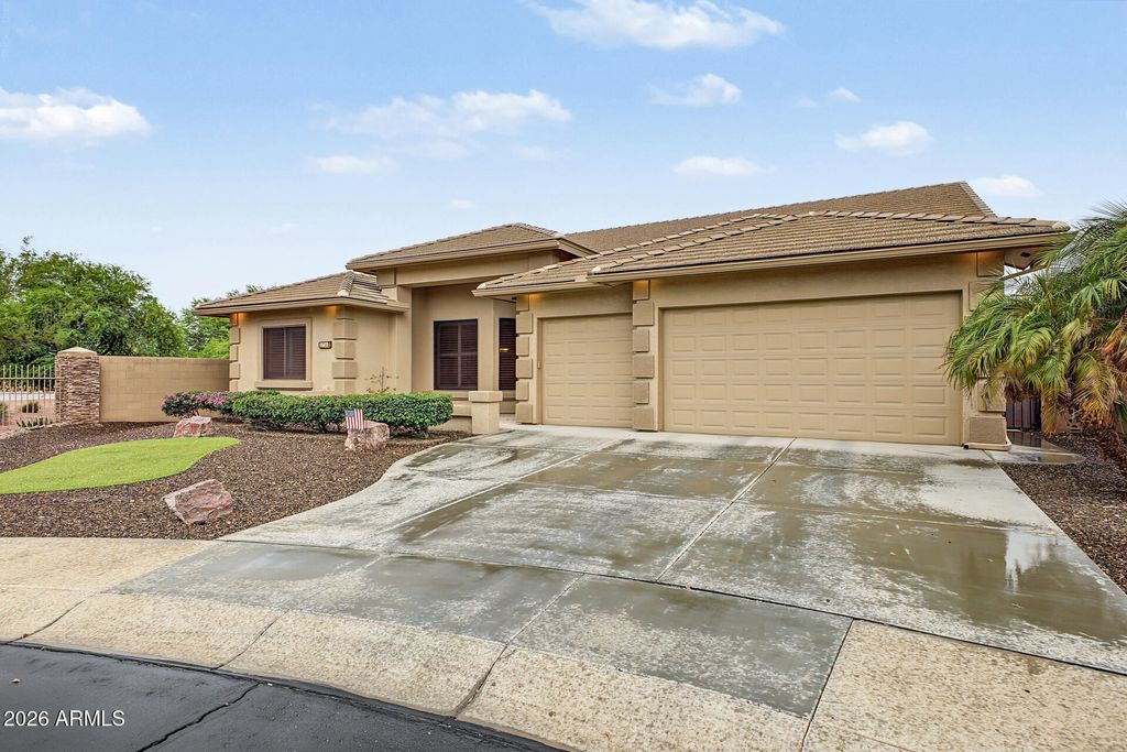 2750 S BEACHWOOD Circle, Mesa, AZ 85209 — photo 3