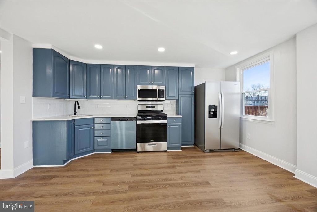 274 N OAK AVE, Clifton Heights, PA 19018