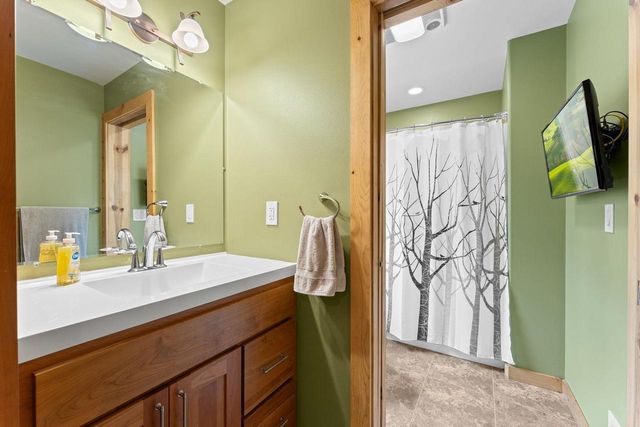 S5665 Devils Crown Drive, Baraboo, WI 53913