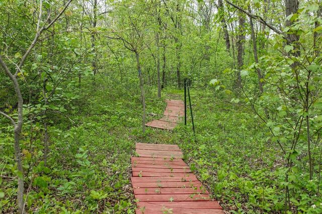 S5665 Devils Crown Drive, Baraboo, WI 53913