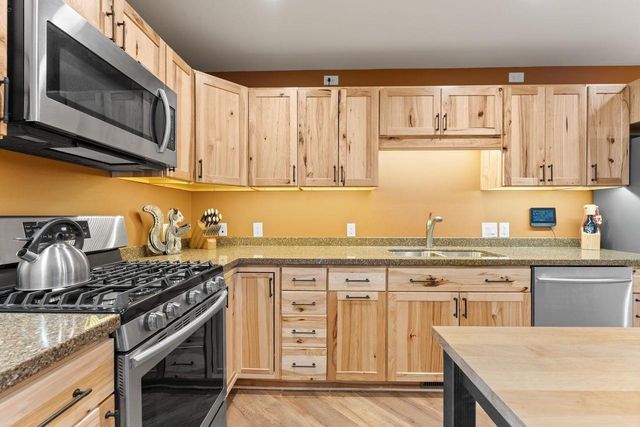S5665 Devils Crown Drive, Baraboo, WI 53913