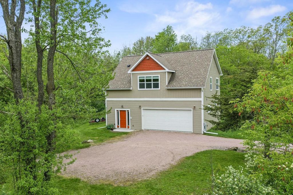 S5665 Devils Crown Drive, Baraboo, WI 53913