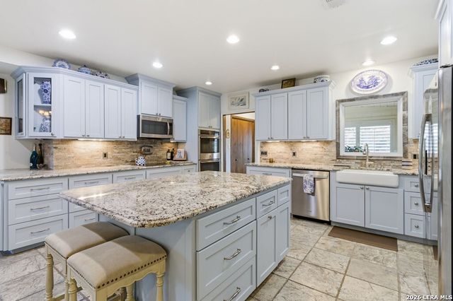 125 MAUK RD, Ingram, TX 78025