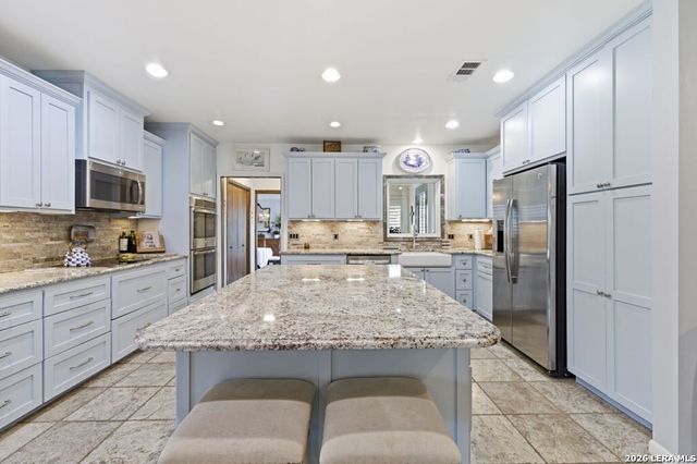 125 MAUK RD, Ingram, TX 78025