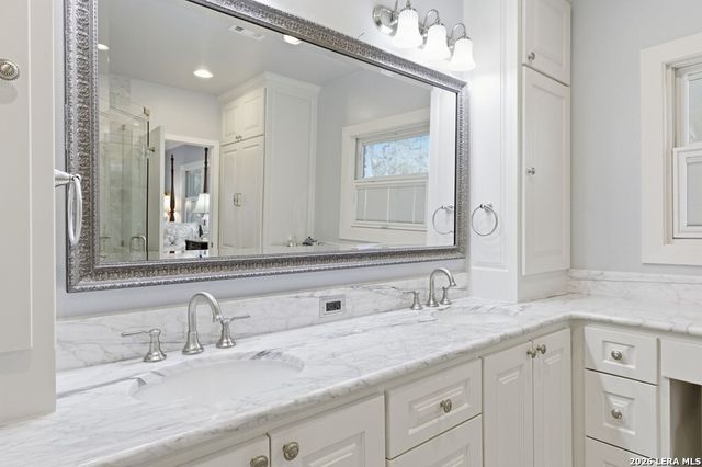 125 MAUK RD, Ingram, TX 78025