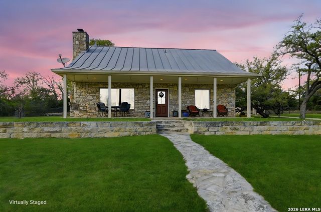 125 MAUK RD, Ingram, TX 78025