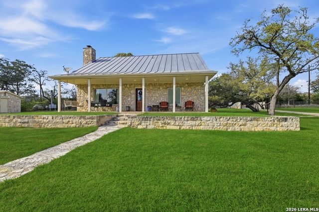 125 MAUK RD, Ingram, TX 78025