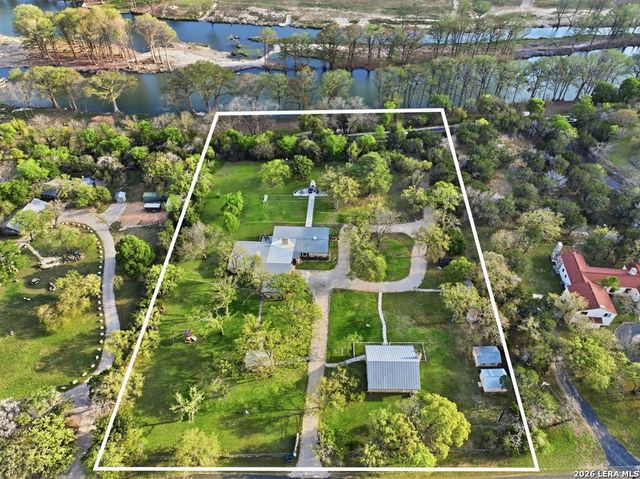 125 MAUK RD, Ingram, TX 78025
