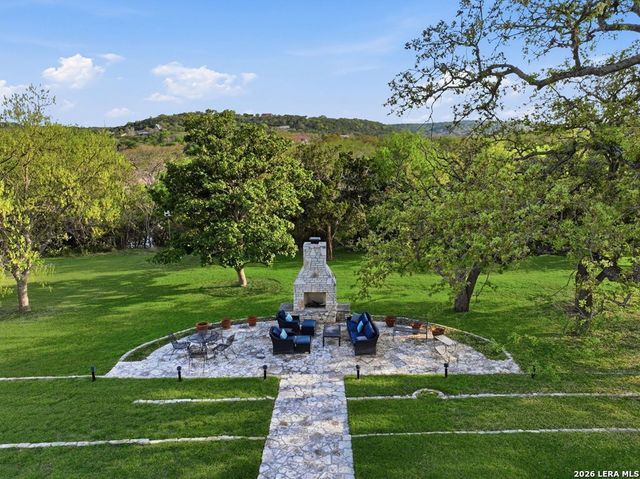 125 MAUK RD, Ingram, TX 78025