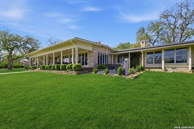 125 MAUK RD, Ingram, TX 78025