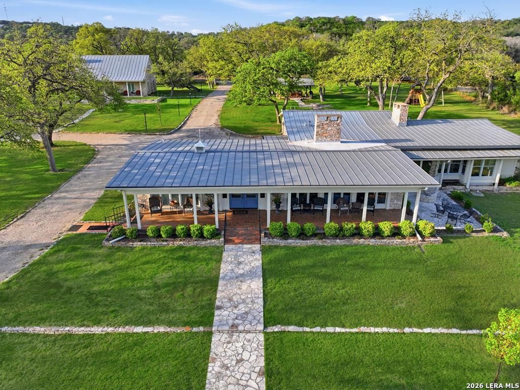 125 MAUK RD, Ingram, TX 78025