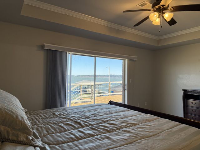 21821 Lakewood Lane, Chandler, TX 75758