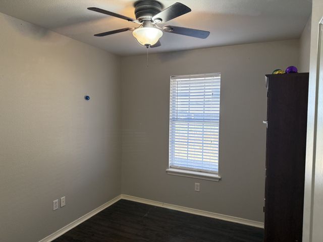 21821 Lakewood Lane, Chandler, TX 75758