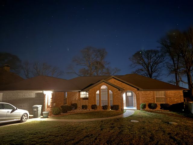 21821 Lakewood Lane, Chandler, TX 75758