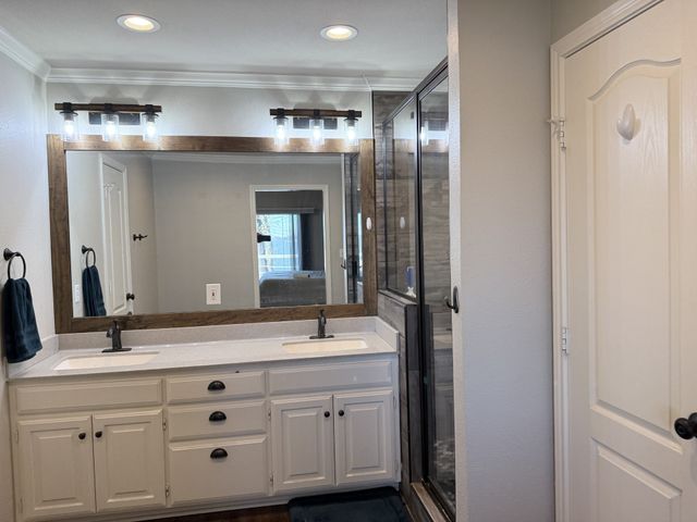 21821 Lakewood Lane, Chandler, TX 75758