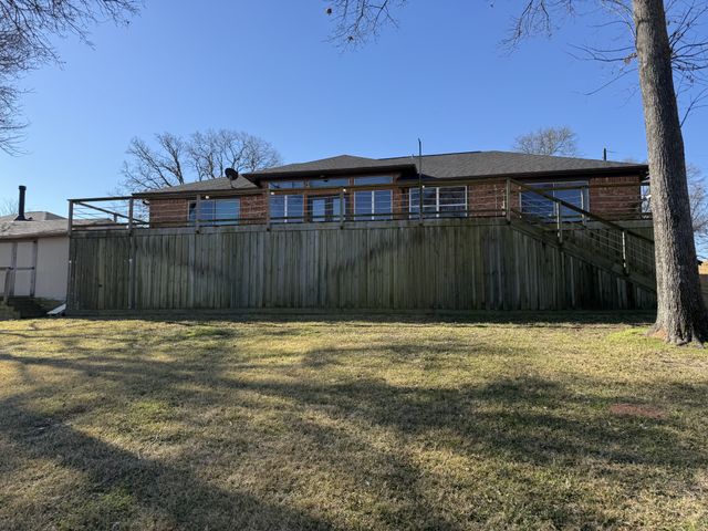 21821 Lakewood Lane, Chandler, TX 75758