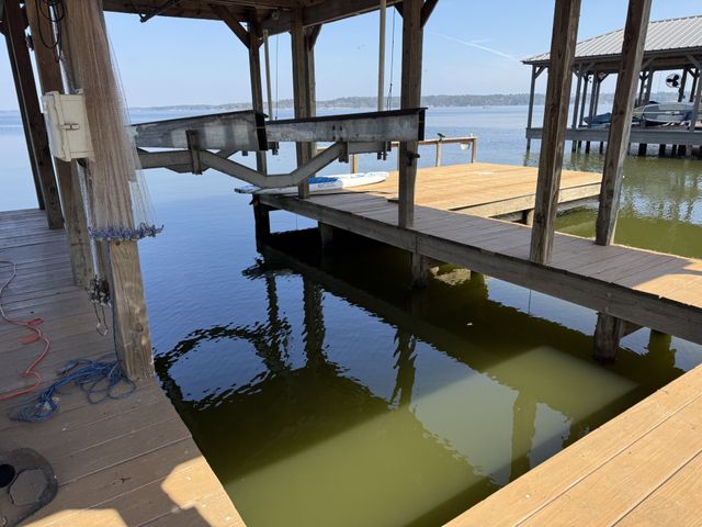 21821 Lakewood Lane, Chandler, TX 75758