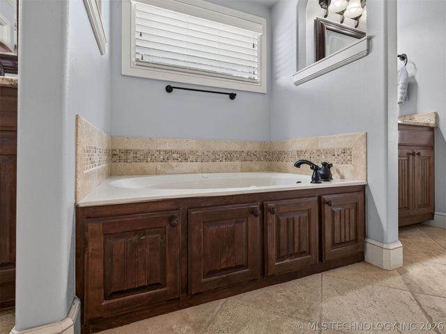 14864 N 148th East Avenue, Collinsville, OK 74021