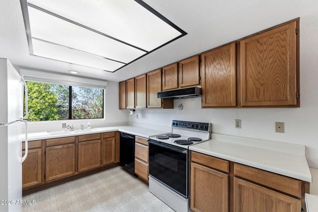 2155 LEISURE WORLD --, Mesa, AZ 85206