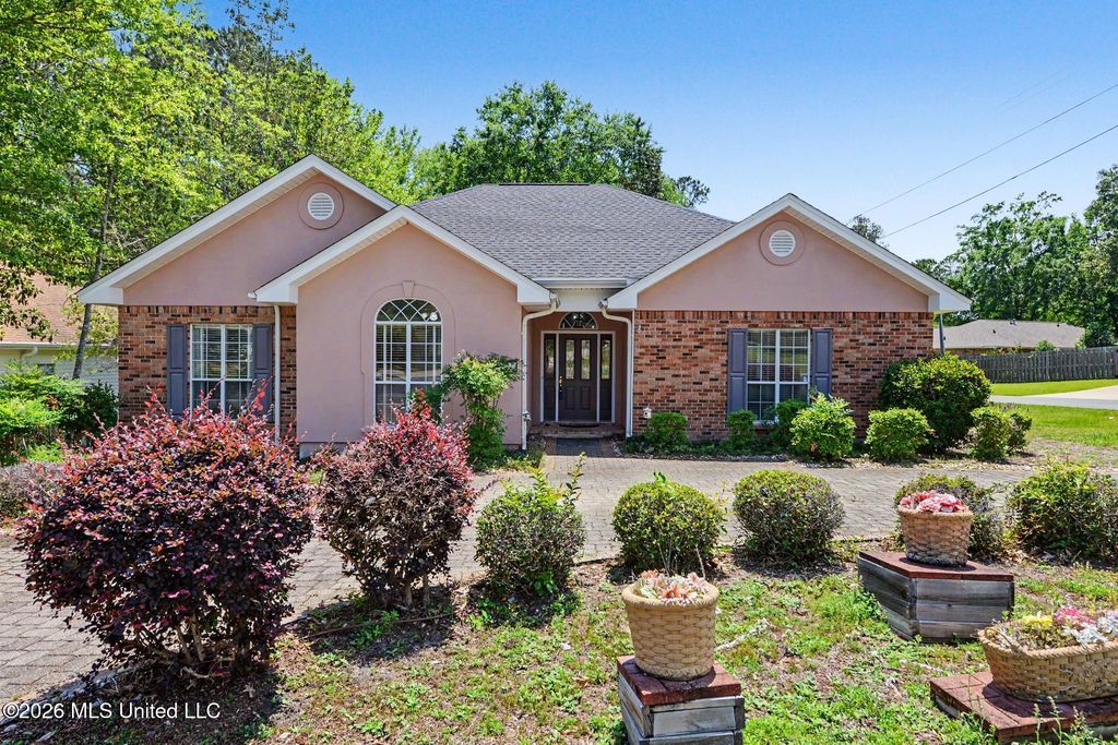 89357 E Diamondhead Drive, Diamondhead, MS 39525